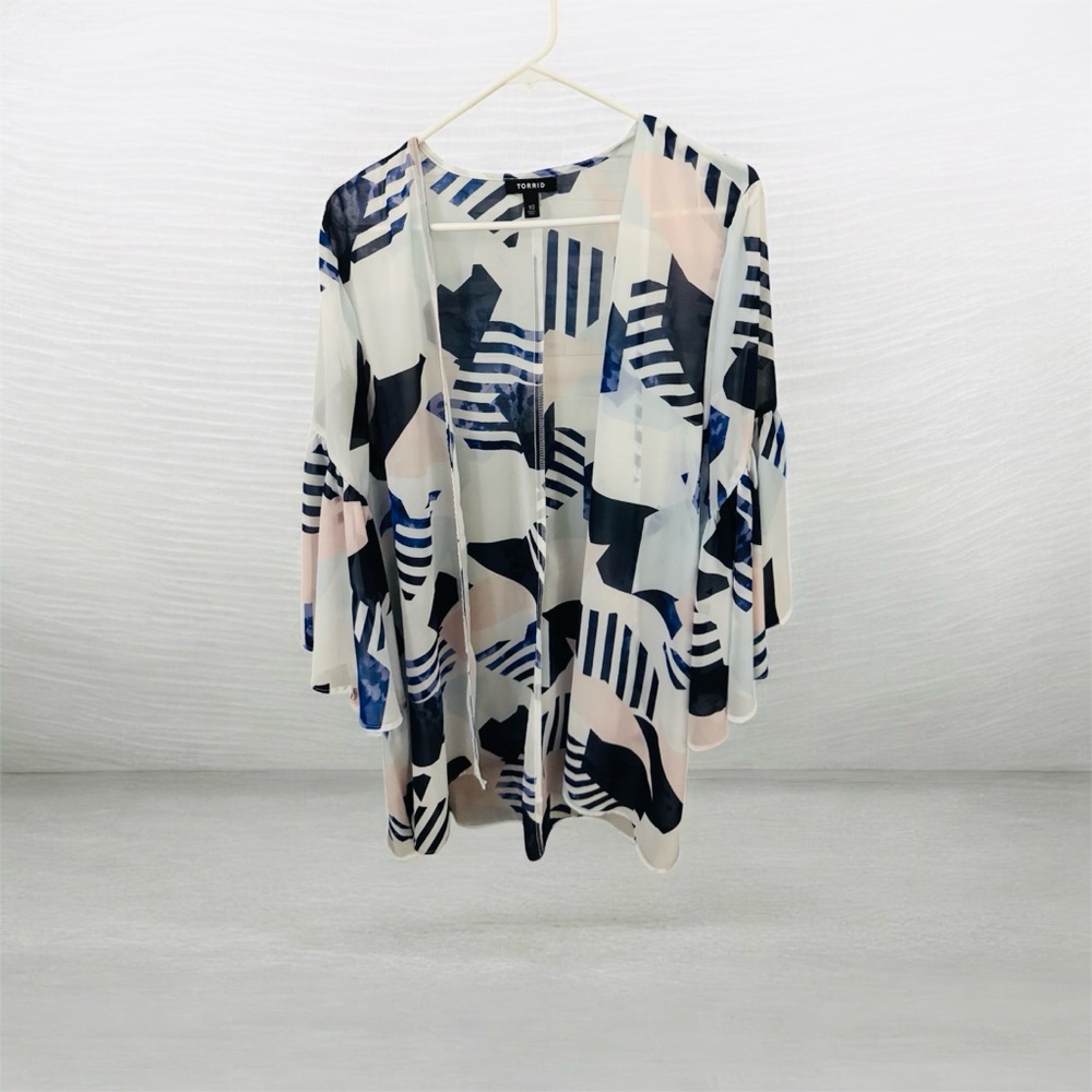 Torrid Navy and Pink Patterned kimono